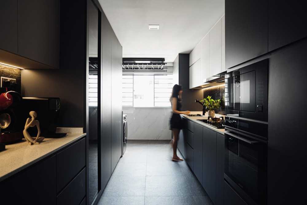 Contemporary Kitchen with Countertop and Open Kitchen