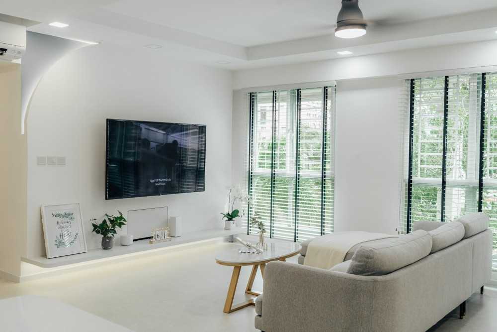 Minimalist Living Room with Vinyl Flooring and Drop Ceiling