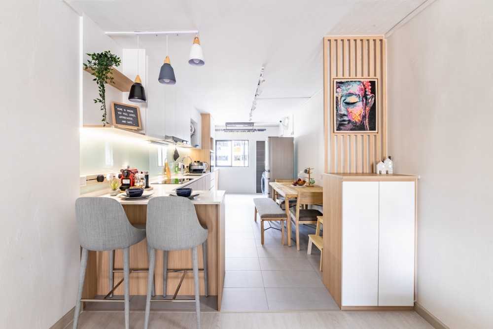 Scandinavian Dining Room with Drop Light and Kitchen Island