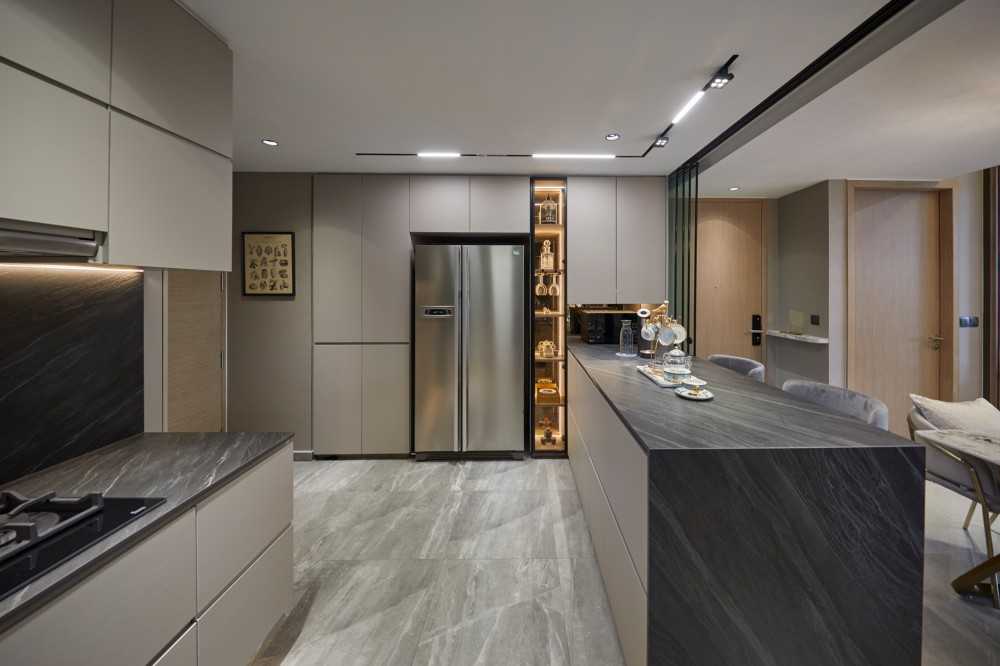 Modern Kitchen with Kitchen Window and Kitchen Accessories
