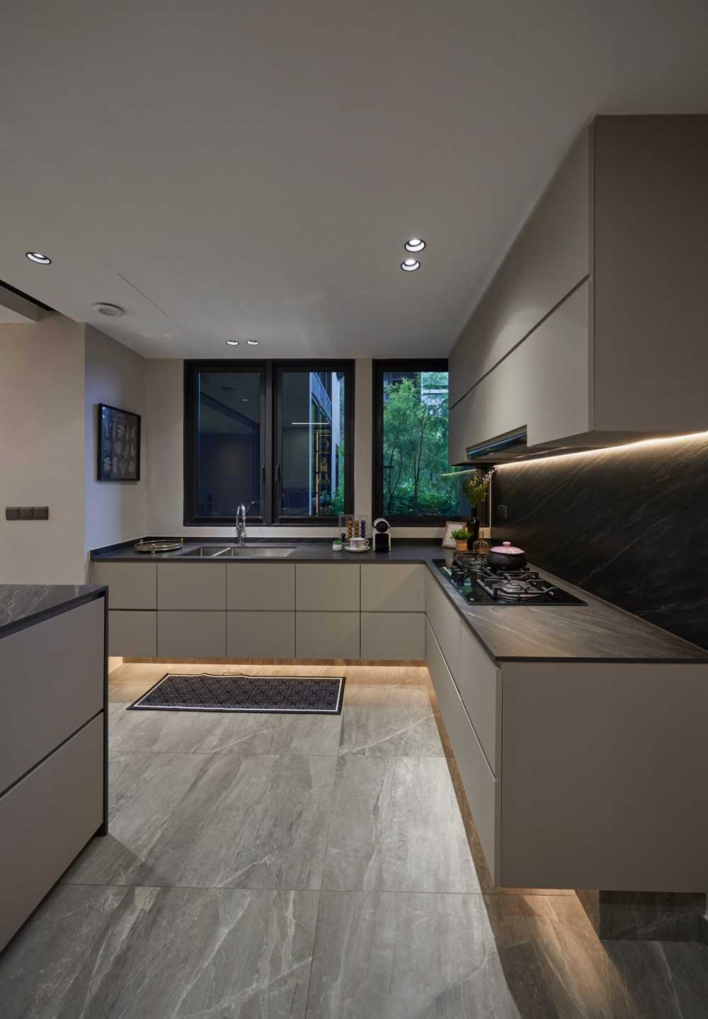 Modern Kitchen with Kitchen Window and Kitchen Accessories