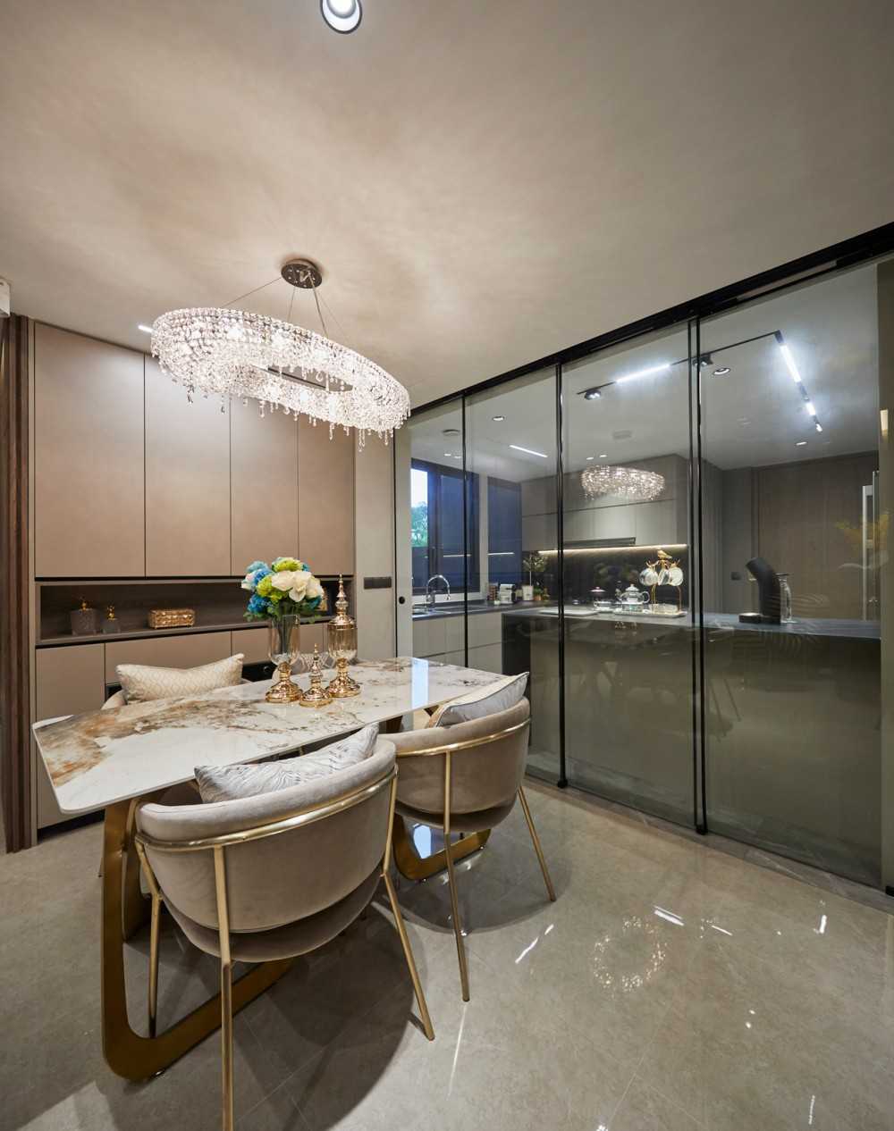 Modern Dining Room with Glass Door and Dining Table