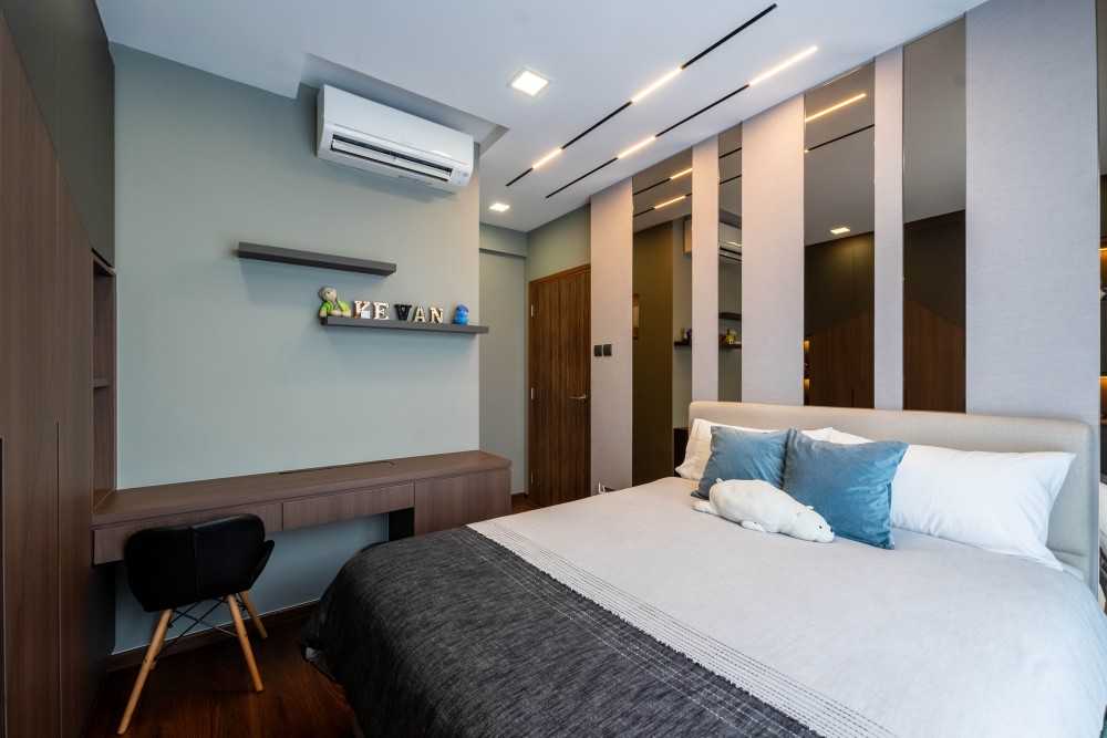 Modern Bedroom with Vinyl Flooring and Wardrobe