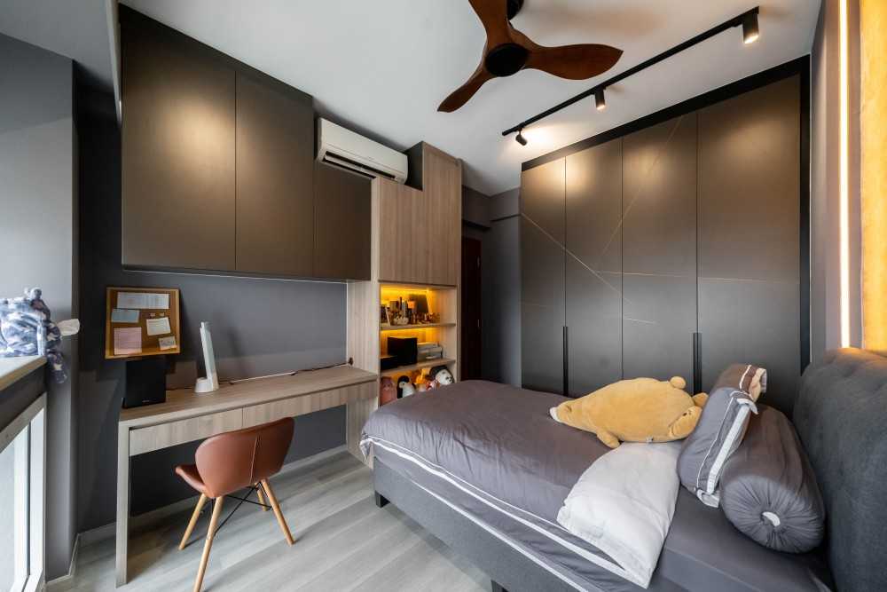 Modern Bedroom with Vinyl Flooring and Homogeneous Tiles
