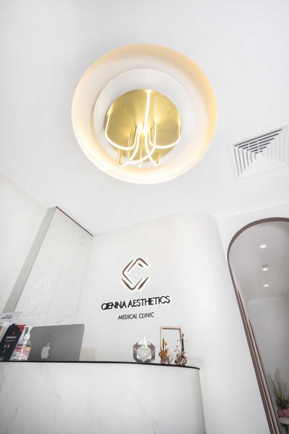 Minimalist Office with Lighting and Decorative Lighting