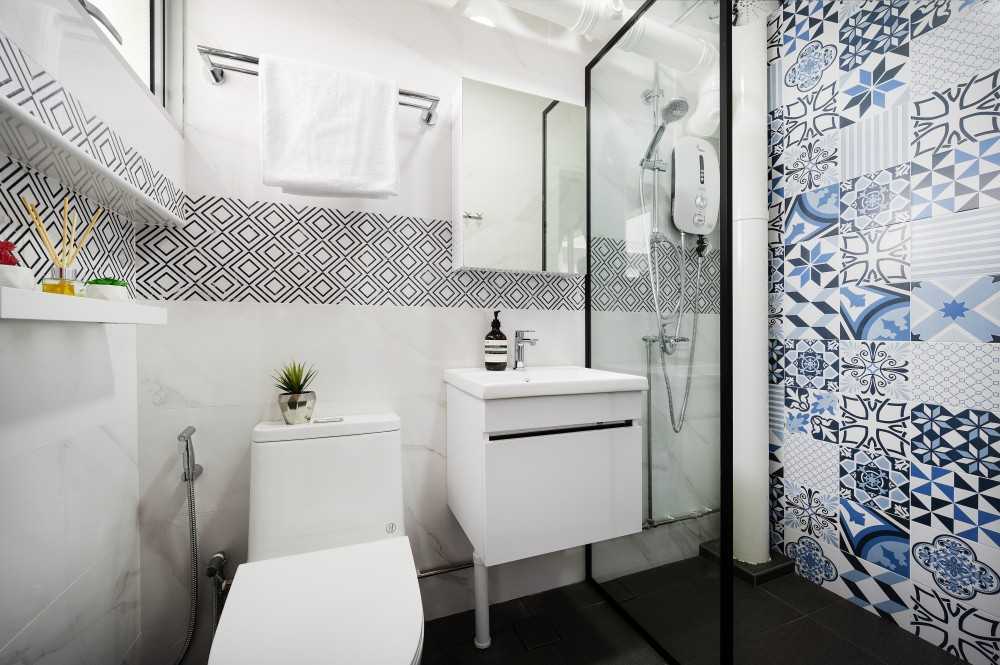 Contemporary Bathroom with Countertop and Homogeneous Tiles