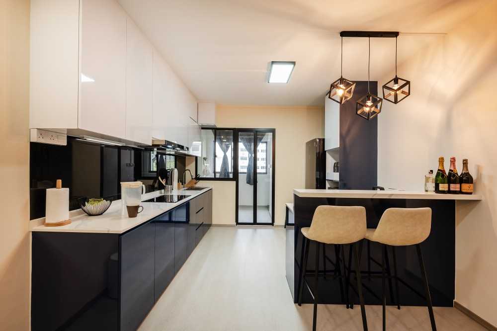 Contemporary Kitchen with Vinyl Flooring and Kitchen Island