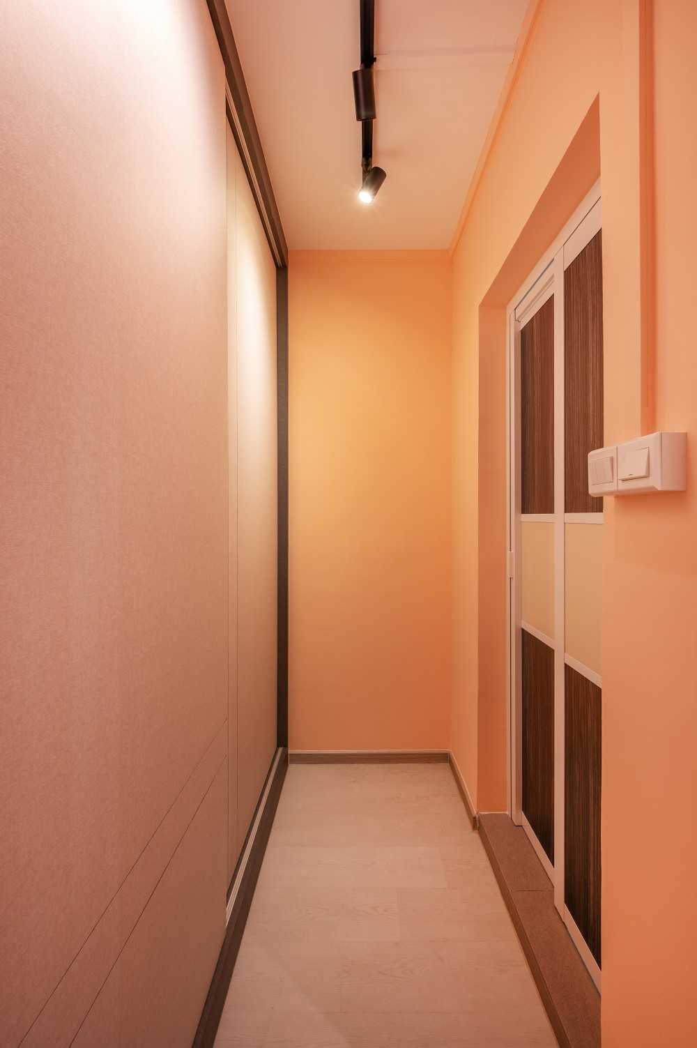 Contemporary Bedroom with Vinyl Flooring and Wardrobe