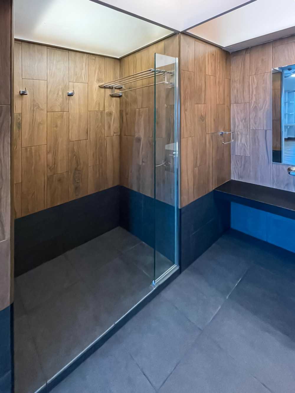 Scandinavian Bathroom with Feature Wall and Mirror