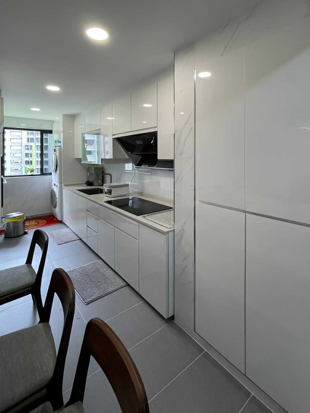 Modern Kitchen with Kitchen Window and Window Grille