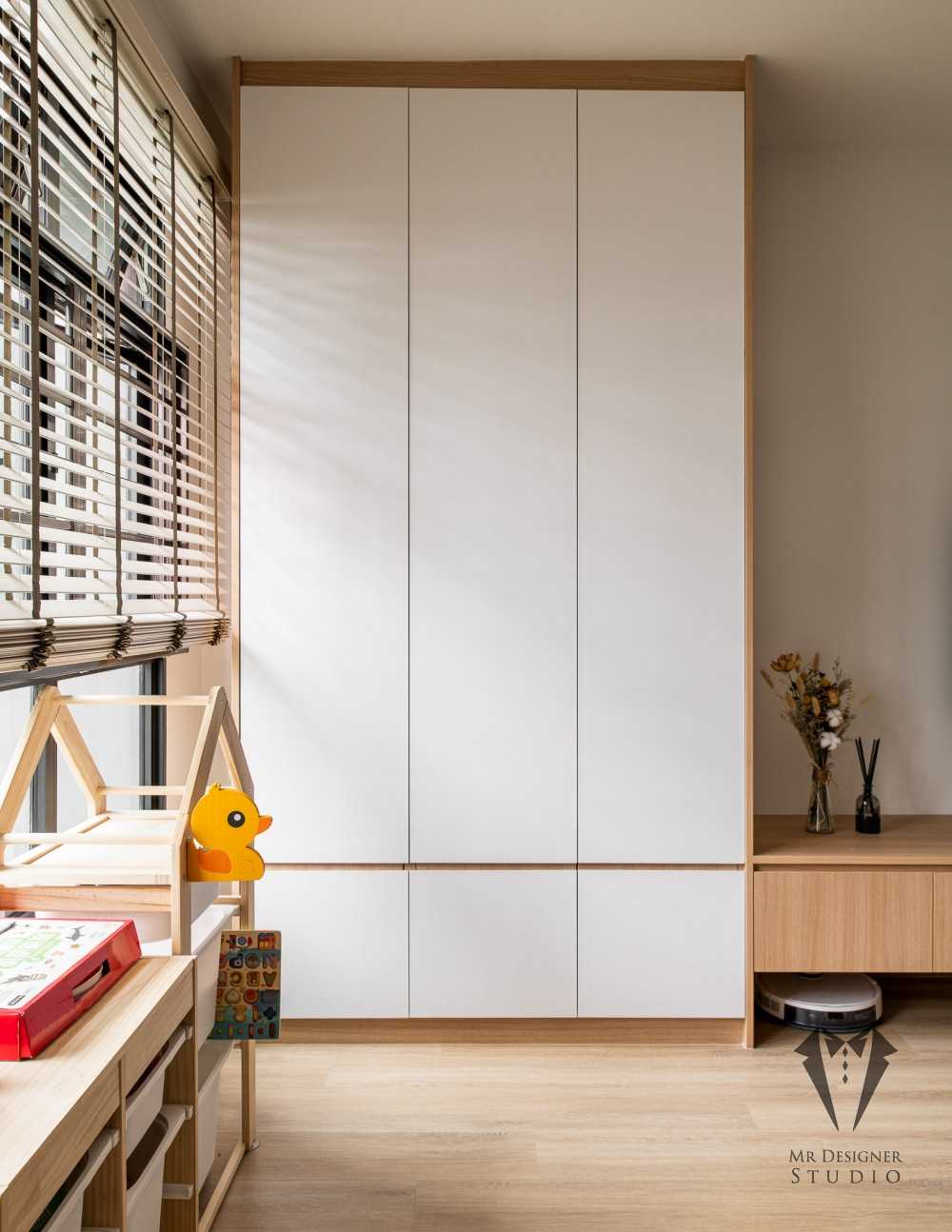 Scandinavian Living Room with Bookshelf and Vinyl Flooring