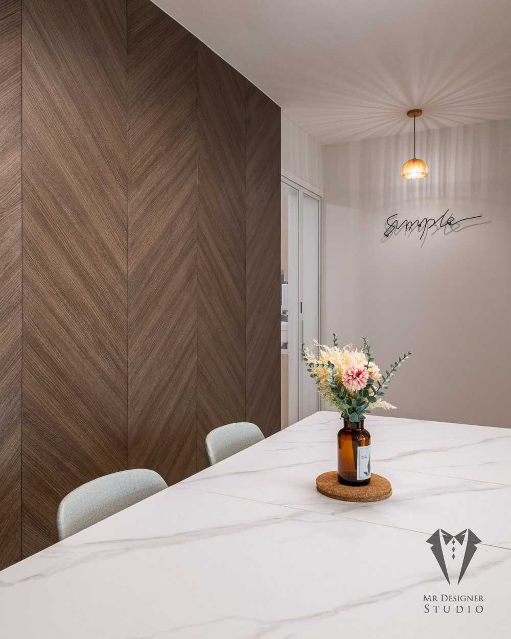 Scandinavian Dining Room with Drop Ceiling and Dining Table