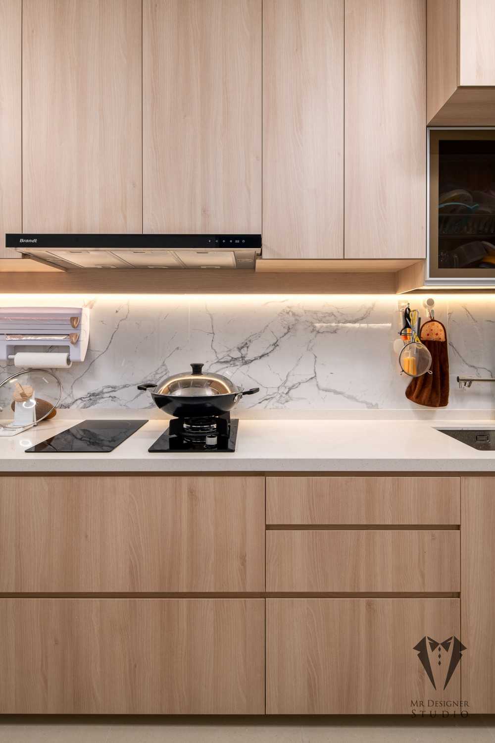 Scandinavian Kitchen with Countertop and Kitchen Backsplash