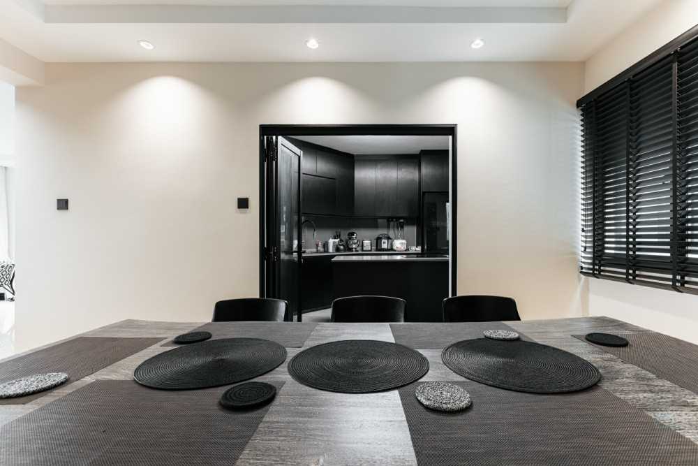 Modern Dining Room with Drop Light and Ceiling Light