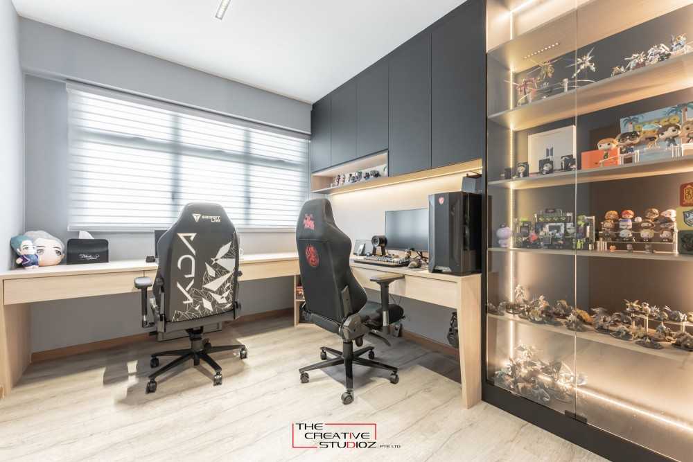 Modern Gaming Room with Vinyl Flooring and Display Cabinets