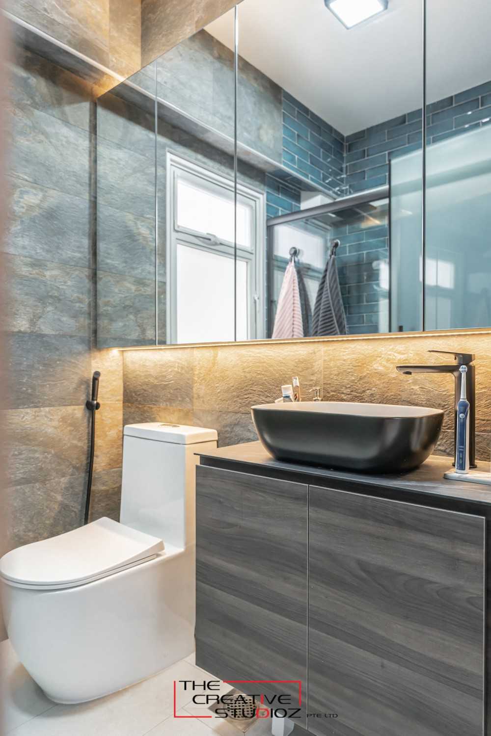 Modern Bathroom with Homogeneous Tiles and Bathroom Storage