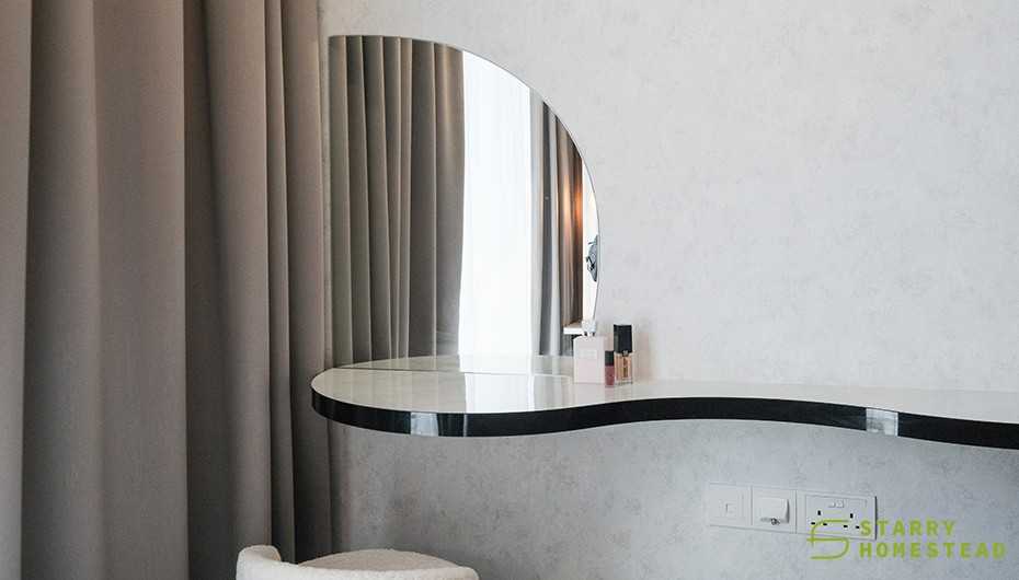 Modern Bedroom with Lamps and Work Lamp