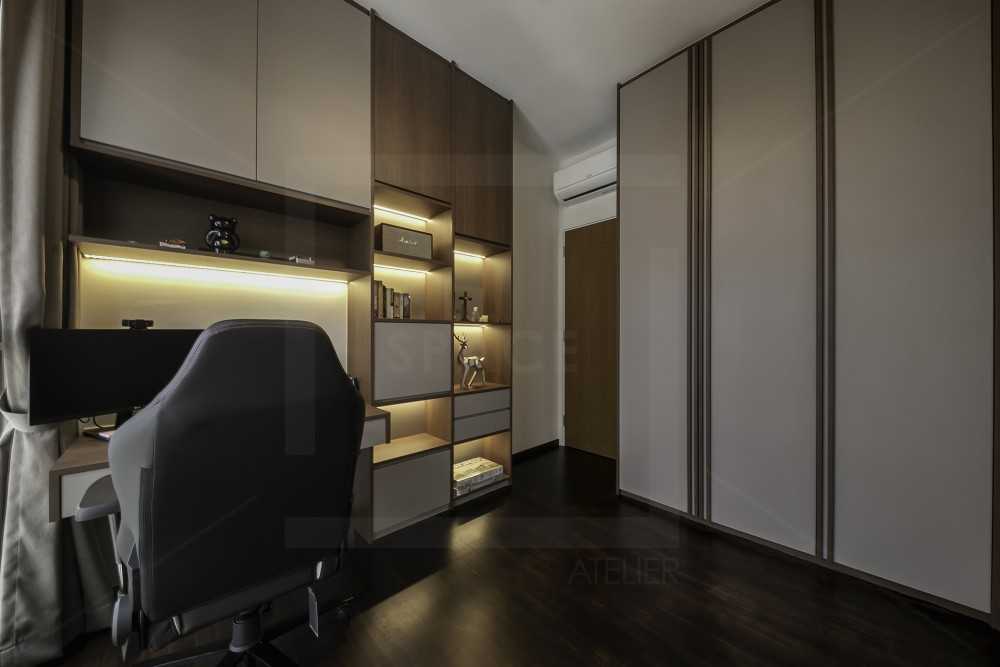 Modern Home Office with Bookshelf and Desk