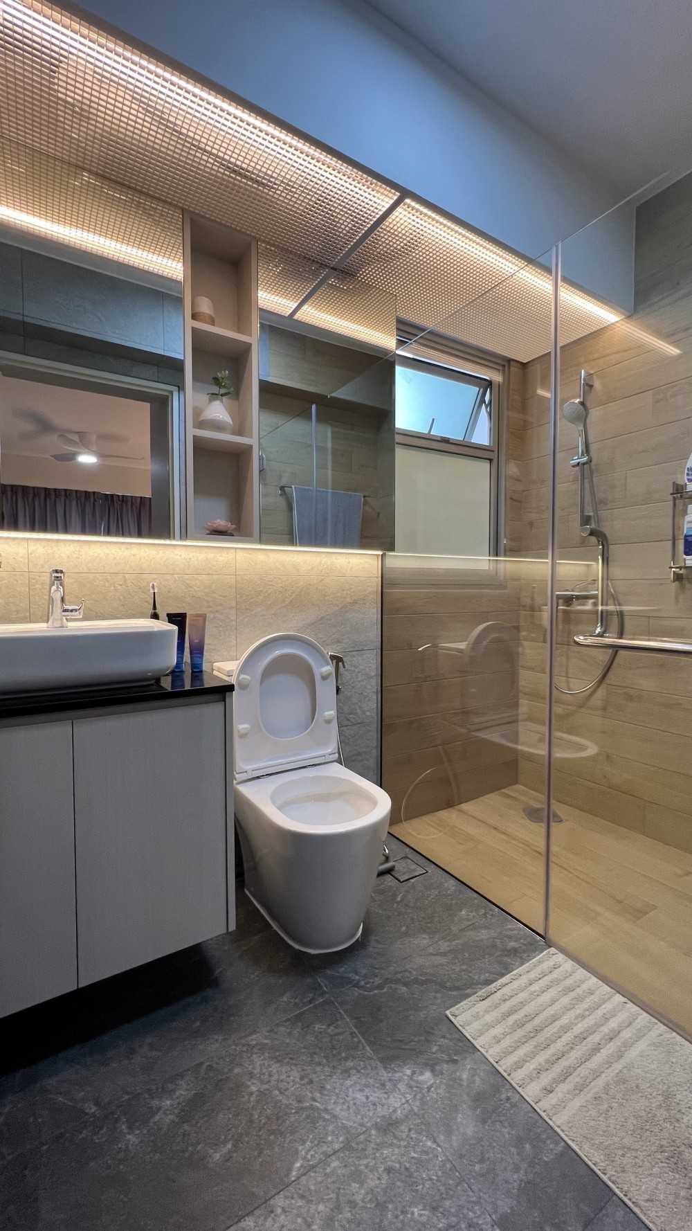 Scandinavian Bathroom with Homogeneous Tiles and Mirror