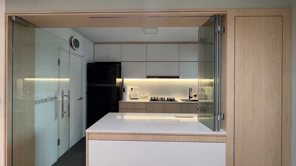 Scandinavian Kitchen with Countertop and Open Kitchen