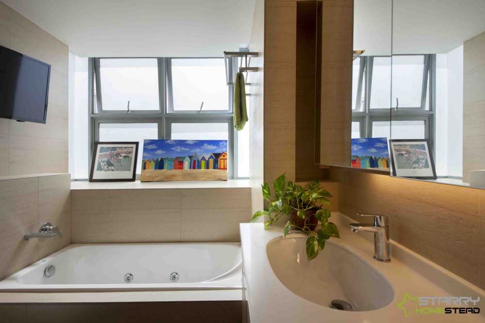 Contemporary Bathroom with Bathtub and Vanity Counter