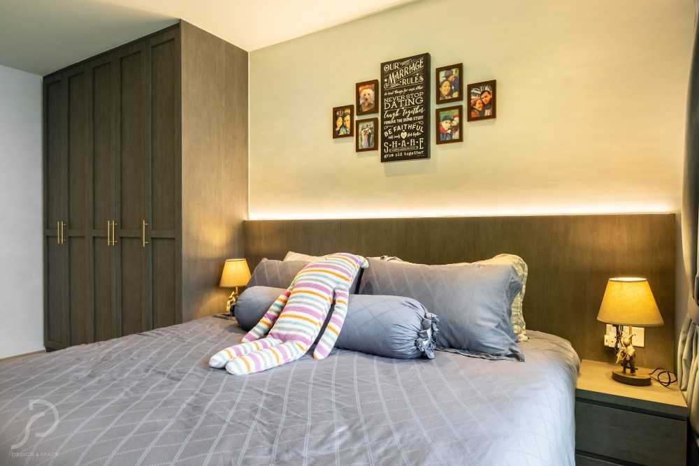 Modern Bedroom with Wood Flooring and Wardrobe