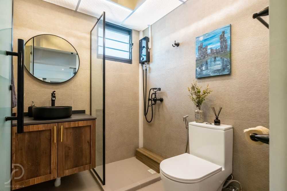 Modern Bathroom with Vinyl Flooring and Homogeneous Tiles