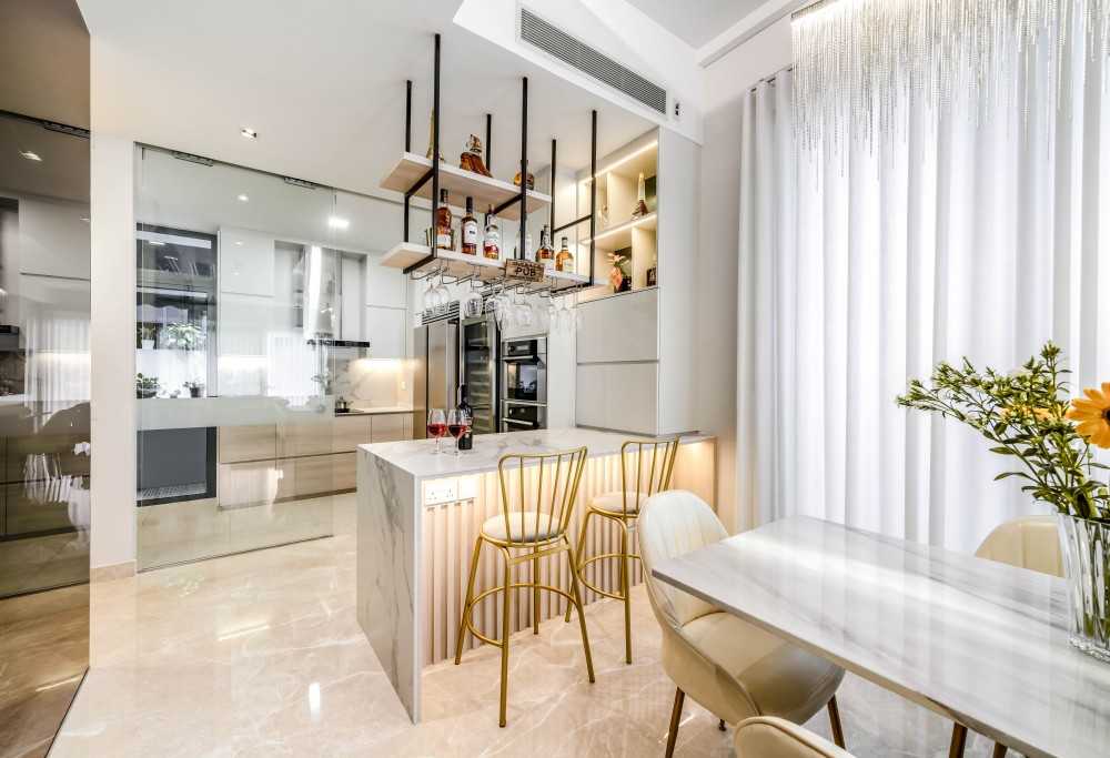 Scandinavian Home Bar with Countertop and Bar Counter