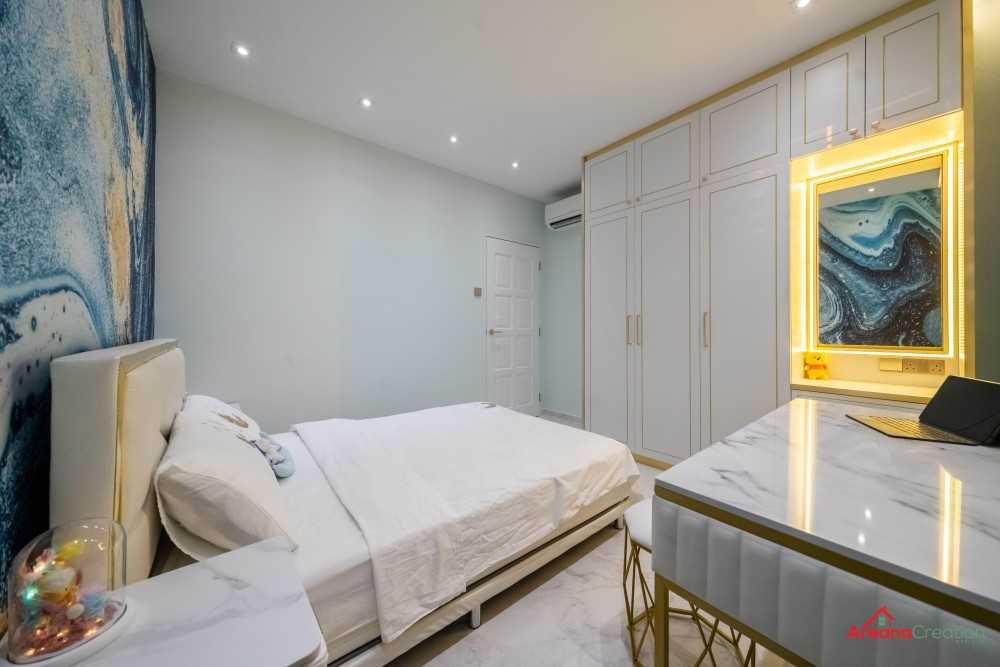 Modern Bedroom with Wood Flooring and Wardrobe