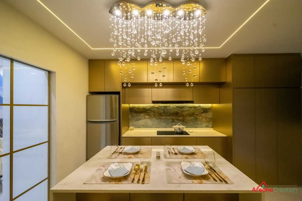 Modern Kitchen with Wood Flooring and Kitchen Window