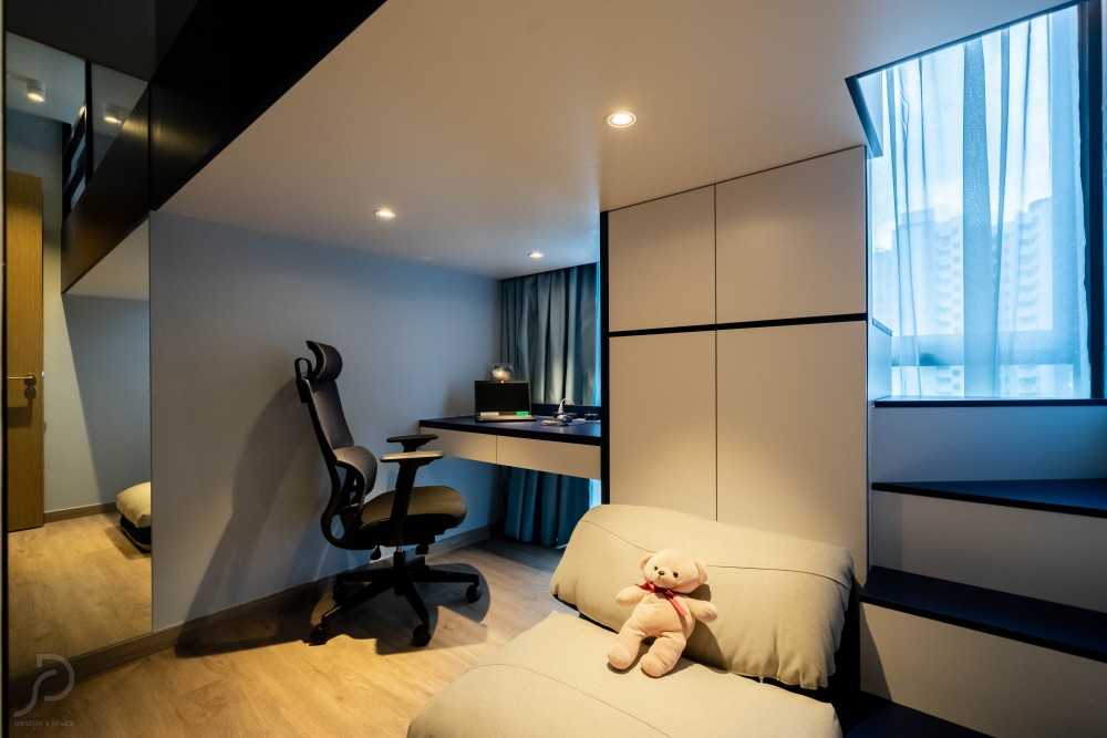 Modern Bedroom with Vinyl Flooring and Homogeneous Tiles