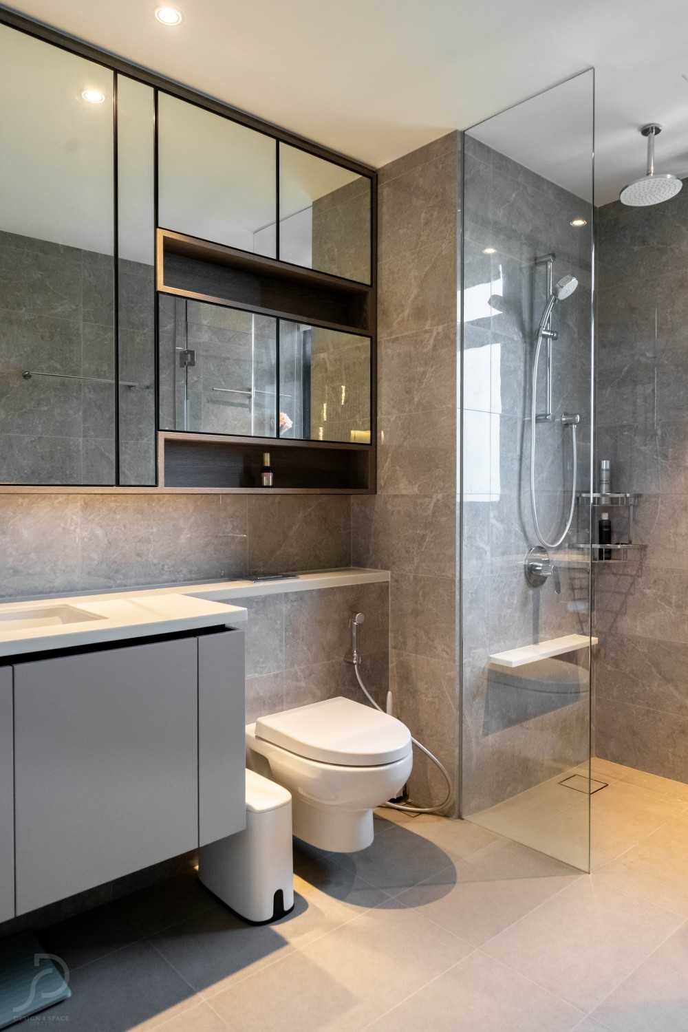 Modern Bathroom with Wood Flooring and Mirror