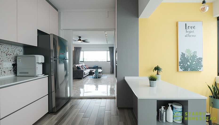 Eclectic Kitchen with Kitchen Island and Breakfast Counter