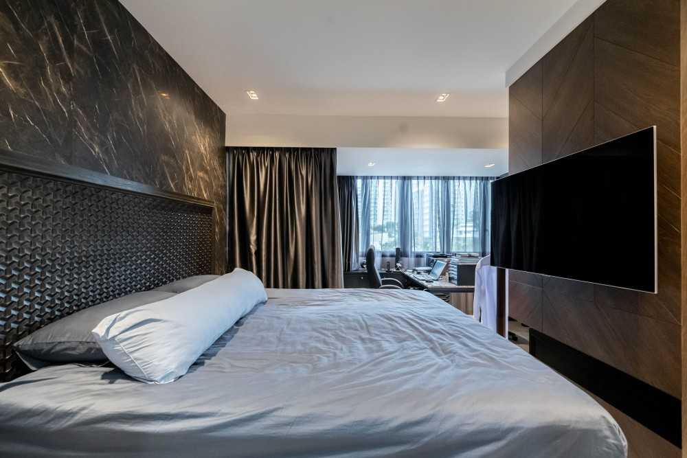 Contemporary Bedroom with Wardrobe and Sliding Wardrobe