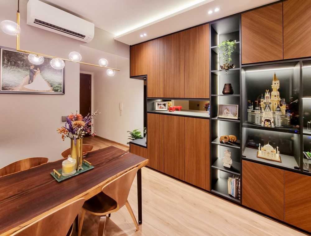 Scandinavian Dining Room with Wardrobe and Dining Table
