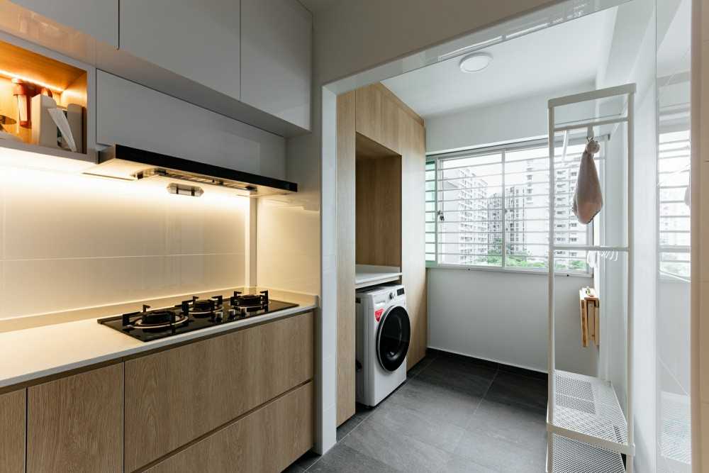 Scandinavian Kitchen with Countertop and Homogeneous Tiles