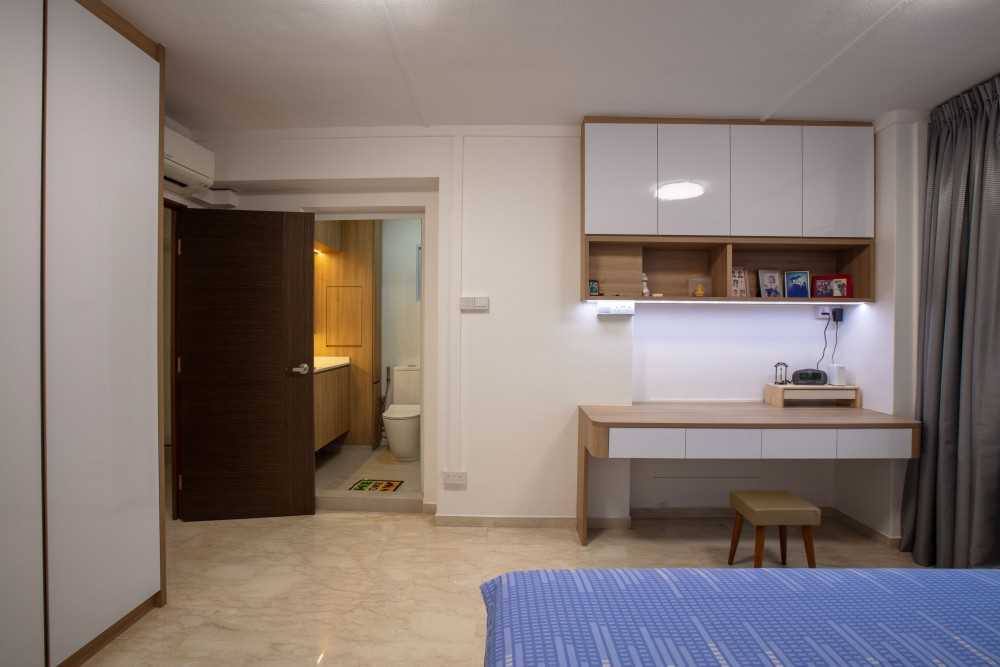 Asian Bedroom with Homogeneous Tiles and Ceiling Light