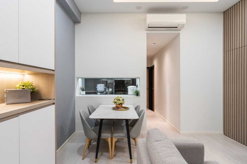 Minimalist Living Room with Countertop and Dining Table