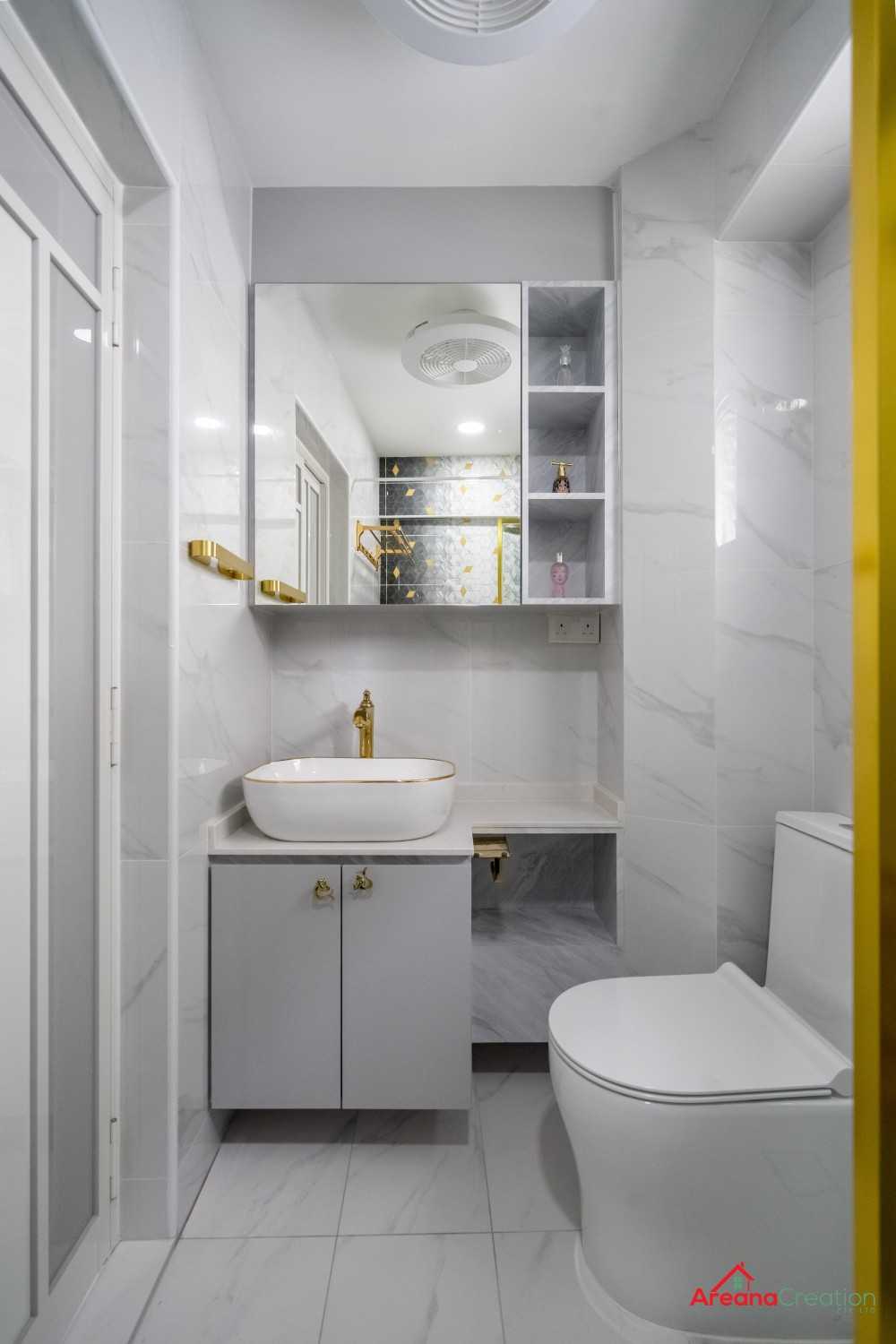 Modern Bathroom with Mirror and Shower Screen
