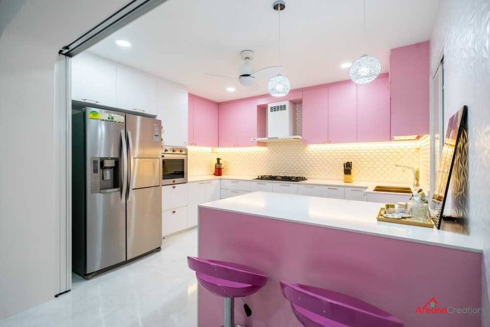 Modern Kitchen with Homogeneous Tiles and Kitchen Window