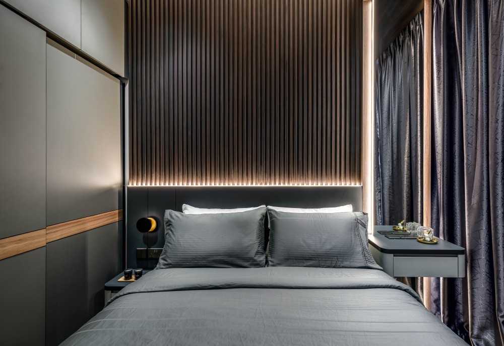 Contemporary Bedroom with Wardrobe and Sliding Wardrobe
