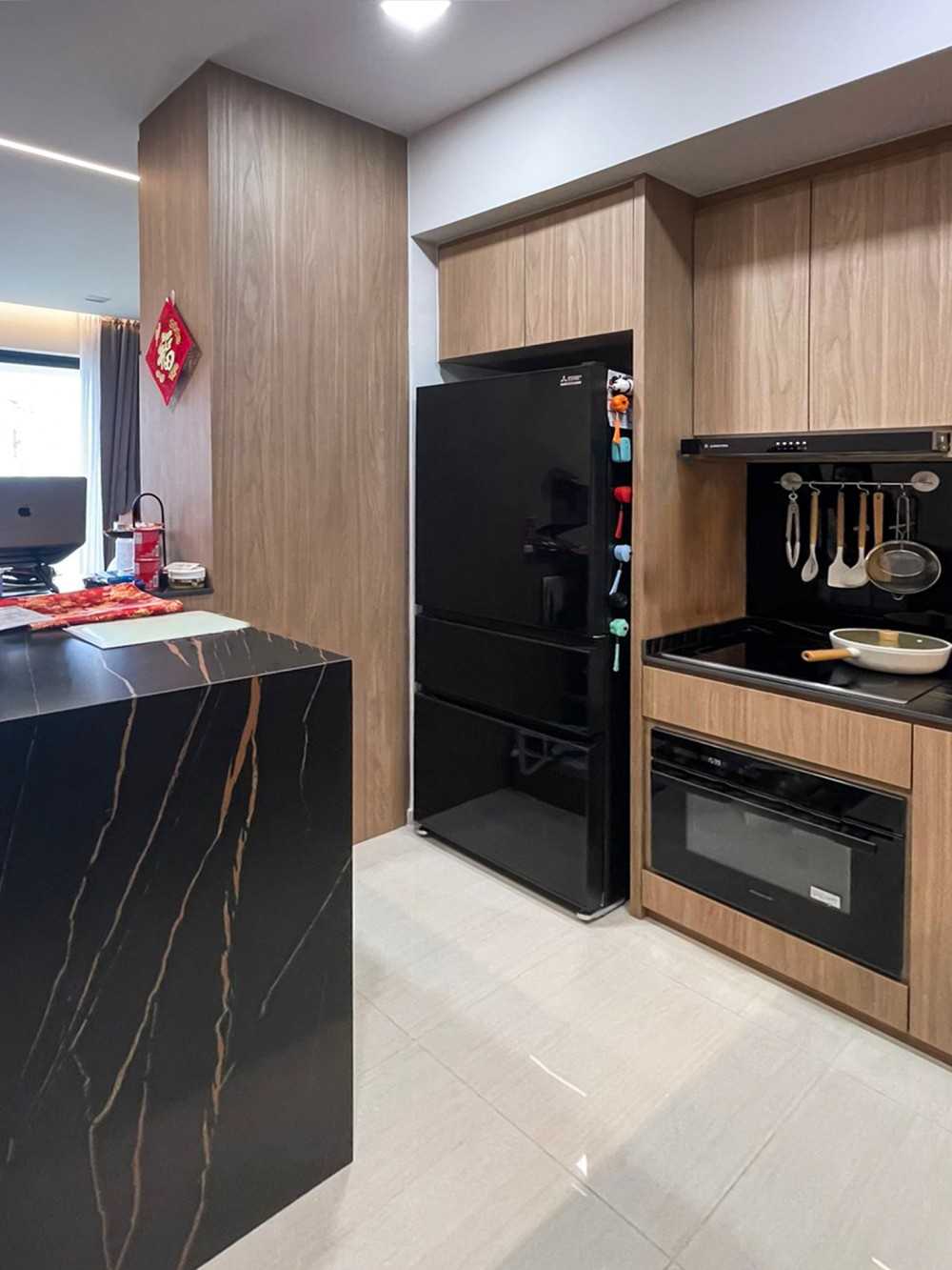 Scandinavian Kitchen with Kitchen Accessories and Storage Cabinets