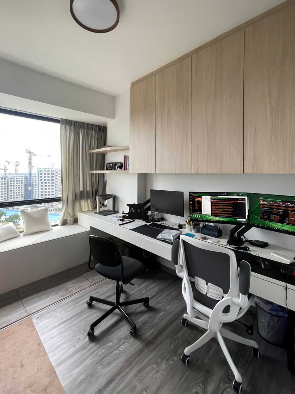 Scandinavian Study with Window Seat and Window Grille