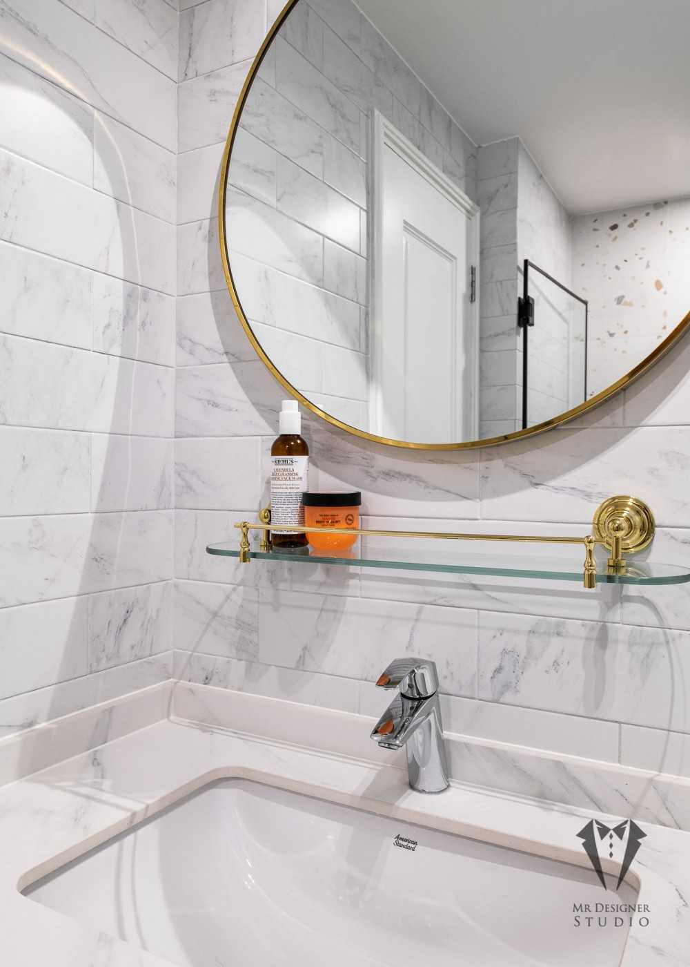 Modern Bathroom with Countertop and Bathroom Storage