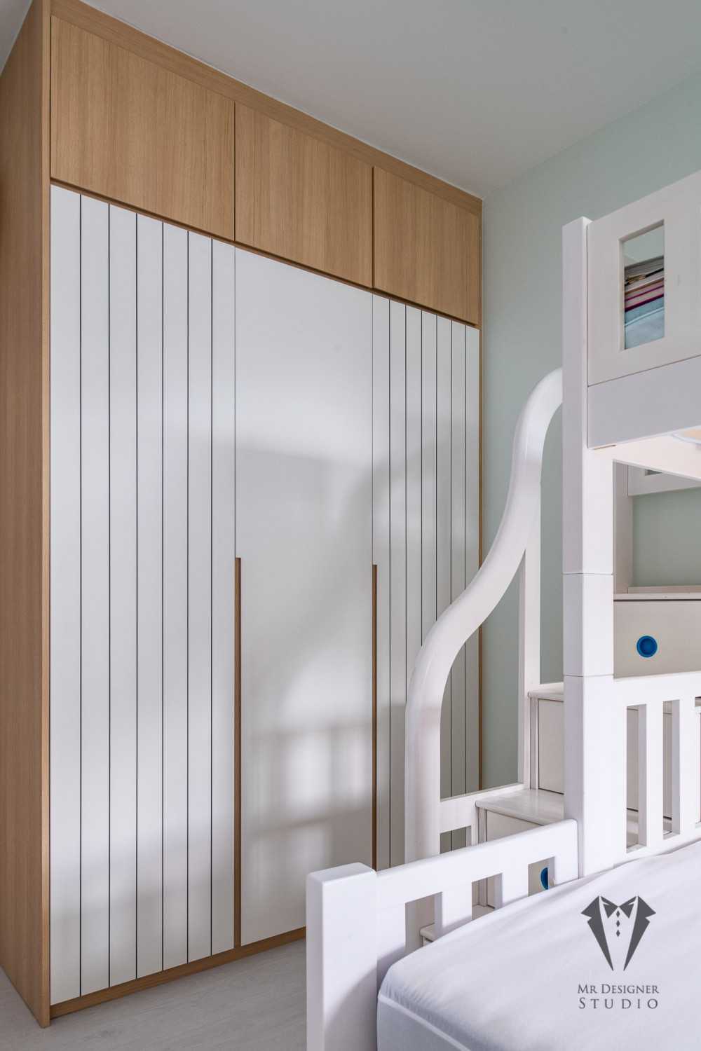 Modern Bedroom with Wood Flooring and Built-in Bed