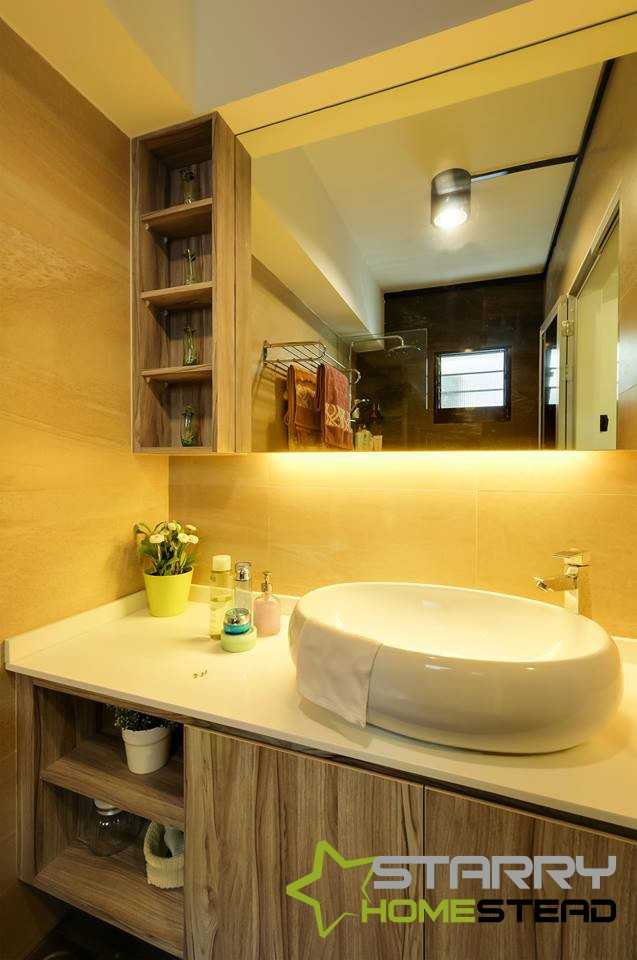Modern Bathroom with Mirror and Vanity Counter