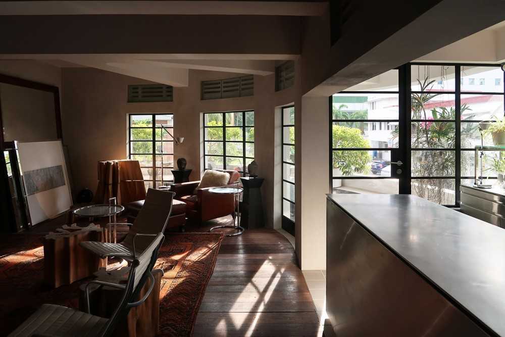 Modern Living Room with Wood Flooring and Mirror
