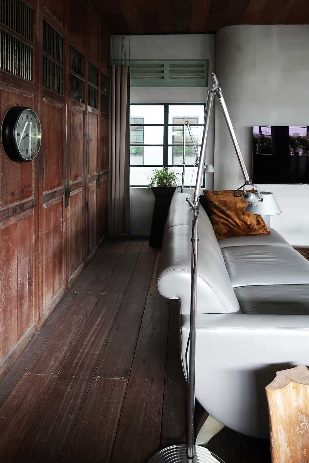 Modern Living Room with Feature Wall and Drop Ceiling