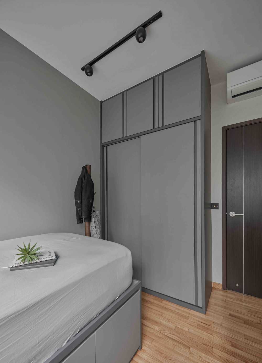Modern Bedroom with Wardrobe and Sliding Wardrobe