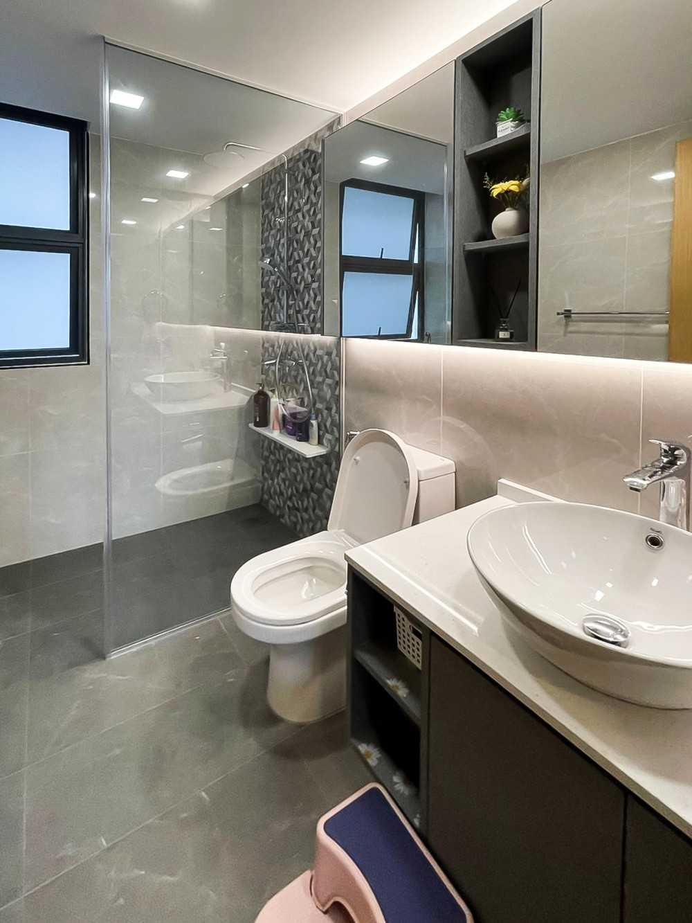 Scandinavian Bathroom with Mirror and Shower Screen